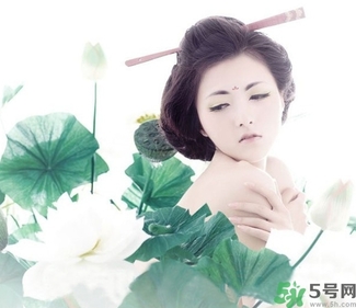 精華和乳液哪個先用？精華和乳液的使用順序
