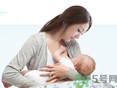 母乳喂養(yǎng)多久喂一次？母乳喂養(yǎng)注意事項
