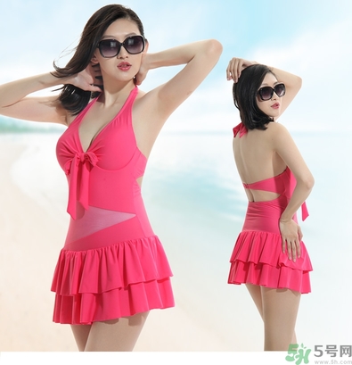 泡溫泉穿什么衣服？泡溫泉穿什么樣的泳衣？
