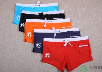 泡溫泉穿什么衣服？泡溫泉穿什么樣的泳衣？