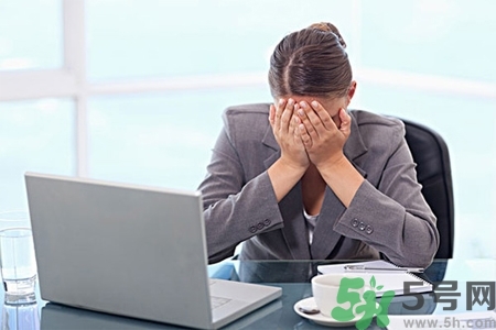 眼睛干澀發(fā)癢怎么回事？眼睛干澀發(fā)癢怎么辦？