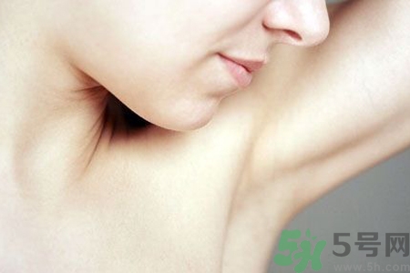 女性腋下刺痛怎么回事？腋下刺痛怎么辦？