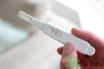 受孕成功后有什么癥狀？早孕試紙一深一淺是懷孕了嗎？