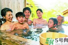 小孩可以泡溫泉嗎？多大的小孩可以泡溫泉？