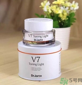 素顏霜和氣墊哪個好？素顏霜和氣墊bb哪個好？