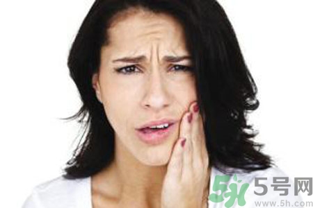 懷孕口腔潰瘍怎么回事？懷孕口腔潰瘍怎么辦？