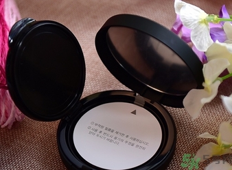 w.lab雪花氣墊黑色款怎么樣？w.lab雪花氣墊黑色和白色區(qū)別？
