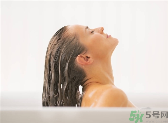 掉頭發(fā)用白醋洗頭好嗎？掉頭發(fā)用醋洗好嗎？
