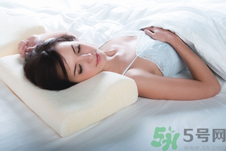 懷孕初期應(yīng)注意什么？懷孕初期吃什么好？