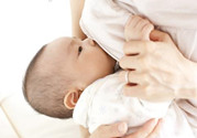 母乳喂養(yǎng)的好處有哪些？母乳喂養(yǎng)怎么知道寶寶吃飽了沒？