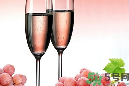 葡萄酒什么時候喝最好？一天什么時間喝葡萄酒最好？