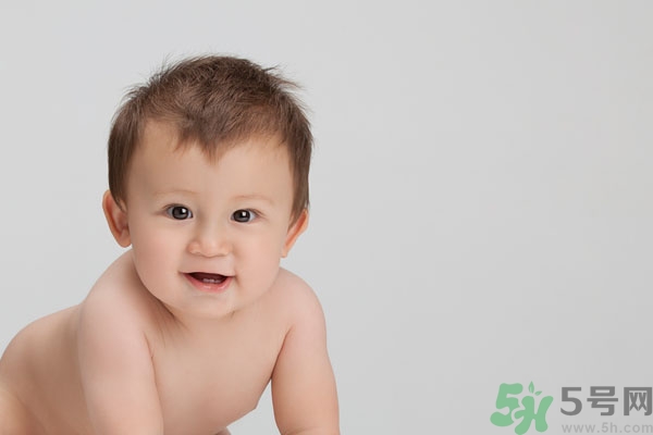 寶寶掉頭發(fā)是什么原因？寶寶掉頭發(fā)是怎么回事？