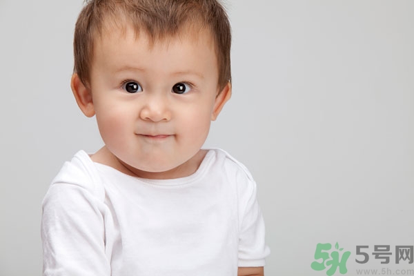 寶寶掉頭發(fā)是什么原因？寶寶掉頭發(fā)是怎么回事？