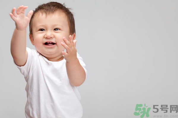 寶寶掉頭發(fā)是什么原因？寶寶掉頭發(fā)是怎么回事？