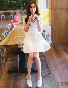 十月份可以穿裙子嗎？十月份穿什么衣服合適？