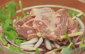 秋天可以吃羊肉嗎？秋天適合吃羊肉嗎？