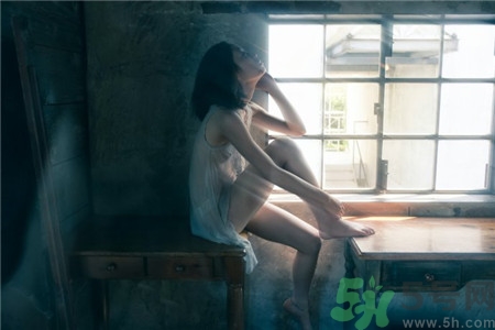 處女第一次緊張怎么辦？處女第一次都會出血嗎？