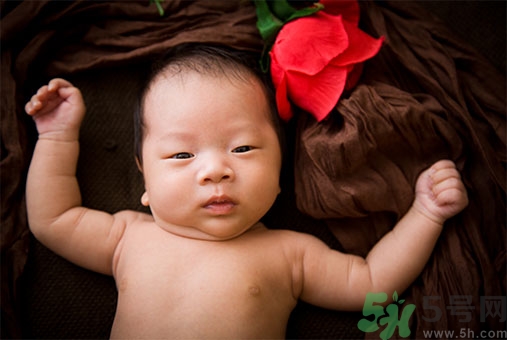 濕疹和痱子一樣嗎？濕疹和痱子有甚么區(qū)別？