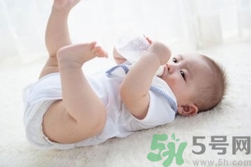 什么季節(jié)斷奶對寶寶好？如何給寶寶斷奶？