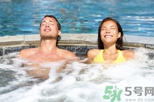 血糖高的人可以泡溫泉嗎？血糖高的人泡溫泉需要注意什么？