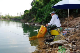 秋天釣魚怎么選釣位置？秋天釣魚怎么選釣位？