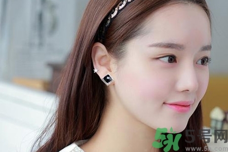 打耳洞的注意事項有哪些？女生打耳洞前需要注意什么？
