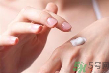 手上凍瘡癢怎么辦？腳生凍瘡很癢怎么辦？