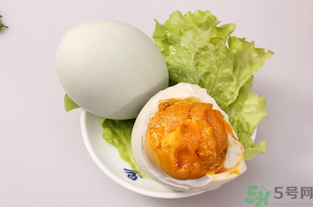 鴨蛋不能和什么一起吃？鴨蛋不能與什么食物同食？