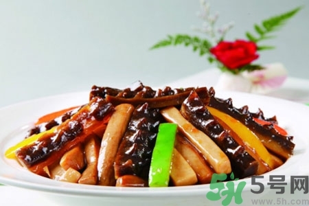 新鮮海參怎么吃最有營養(yǎng)？新鮮海參生吃最有營養(yǎng)嗎？