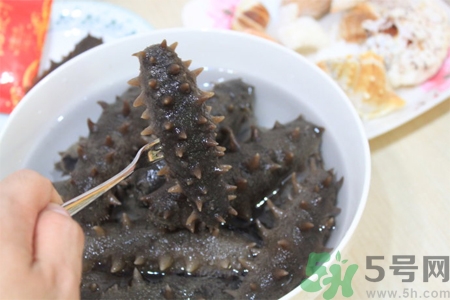 新鮮海參能生吃嗎？新鮮海參是生吃好還是熟吃好？