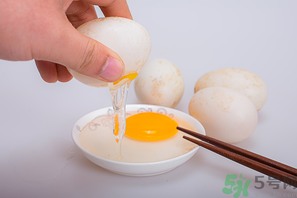 雞蛋和鴨蛋可以一起吃嗎？雞蛋和鴨蛋可以一起炒嗎？