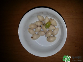 白果可以放微波爐嗎？白果放微波爐轉(zhuǎn)幾分鐘？