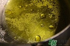 橄欖油過(guò)期了還能食用嗎?橄欖油過(guò)期一年還能吃嗎