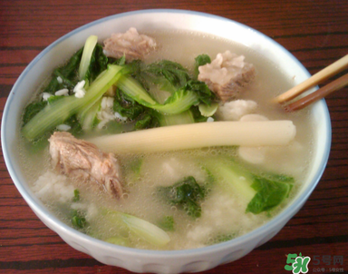 燉排骨什么時候放鹽最好？燉排骨放什么調(diào)料？