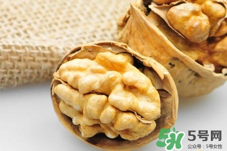 吃核桃可以長(zhǎng)頭發(fā)嗎？吃核桃對(duì)長(zhǎng)頭發(fā)有用嗎？