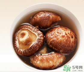 干香菇用什么水泡？干香菇用熱水還是冷水泡？