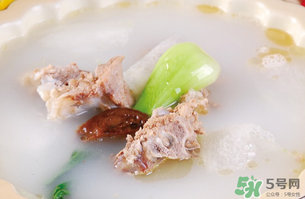 排骨湯燉多久最好？排骨湯燉怎么燉最好喝？