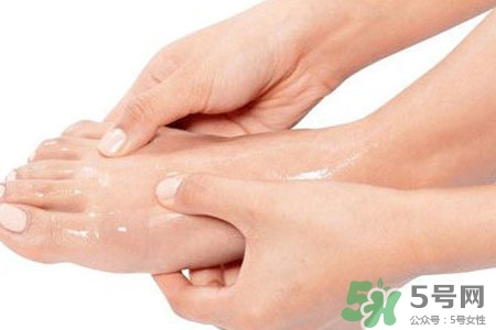 腳趾經(jīng)常抽筋是缺鈣嗎？腳趾抽筋是什么原因？