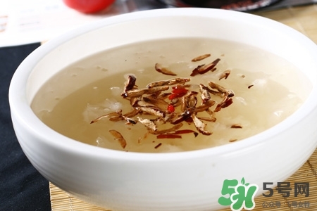 喝銀耳紅棗湯會(huì)發(fā)胖嗎？晚上吃銀耳紅棗湯長(zhǎng)會(huì)胖嗎？