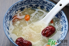 喝銀耳紅棗湯會(huì)發(fā)胖嗎？晚上吃銀耳紅棗湯長(zhǎng)會(huì)胖嗎？