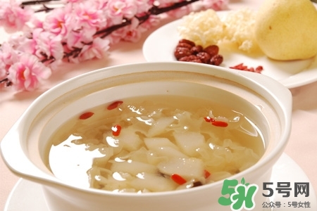 喝銀耳紅棗湯會(huì)發(fā)胖嗎？晚上吃銀耳紅棗湯長(zhǎng)會(huì)胖嗎？