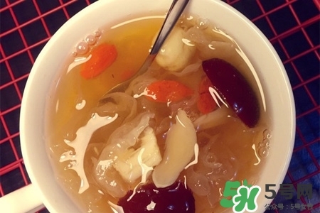 喝銀耳紅棗湯對(duì)身體好嗎？長(zhǎng)期吃銀耳紅棗湯有什么好處？