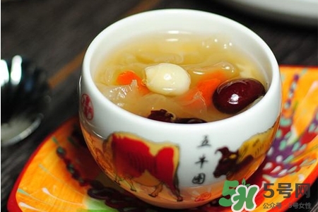 早上空腹喝銀耳紅棗湯好嗎？早上喝銀耳紅棗湯有什么好處？
