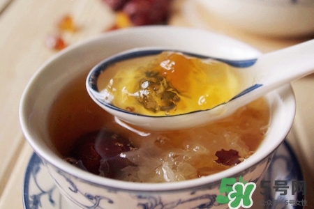 早上空腹喝銀耳紅棗湯好嗎？早上喝銀耳紅棗湯有什么好處？