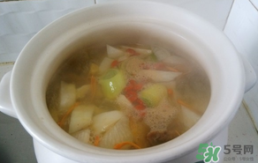雞肉可以和白蘿卜一起燉湯嗎？雞肉和白蘿卜能一起吃嗎？