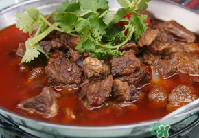 燉牛肉放什么容易爛？牛肉怎么燉好吃又爛？