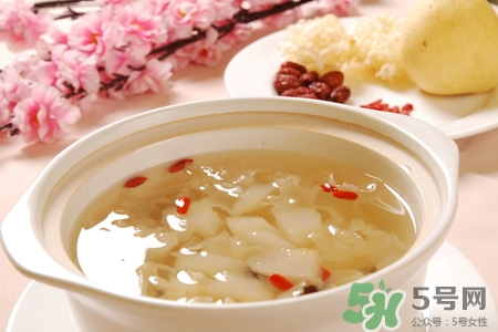 喝銀耳湯能補(bǔ)充膠原蛋白嗎？補(bǔ)充膠原蛋白的食物有哪些？