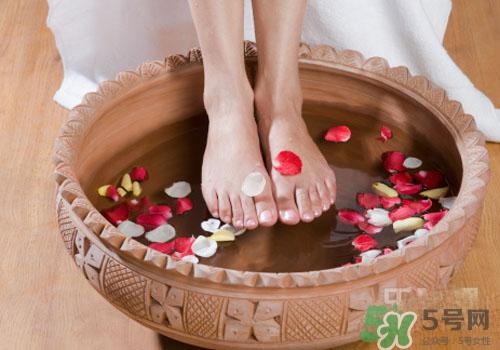 熱水泡腳可以補(bǔ)血嗎？熱水怎么泡腳可以補(bǔ)血？