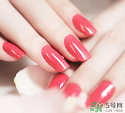 冬天涂什么顏色的指甲油好看？冬天適合什么顏色的指甲油？