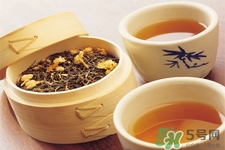 冬天喝菊花茶好嗎？冬天喝菊花茶加枸杞好嗎？